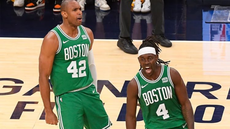 Jugadores 42 y 4 de los Celtics